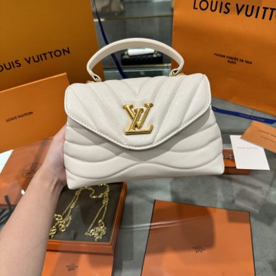 Handbag Louis Vuitton Hold Me white milk Like Auth 23x15x10cm